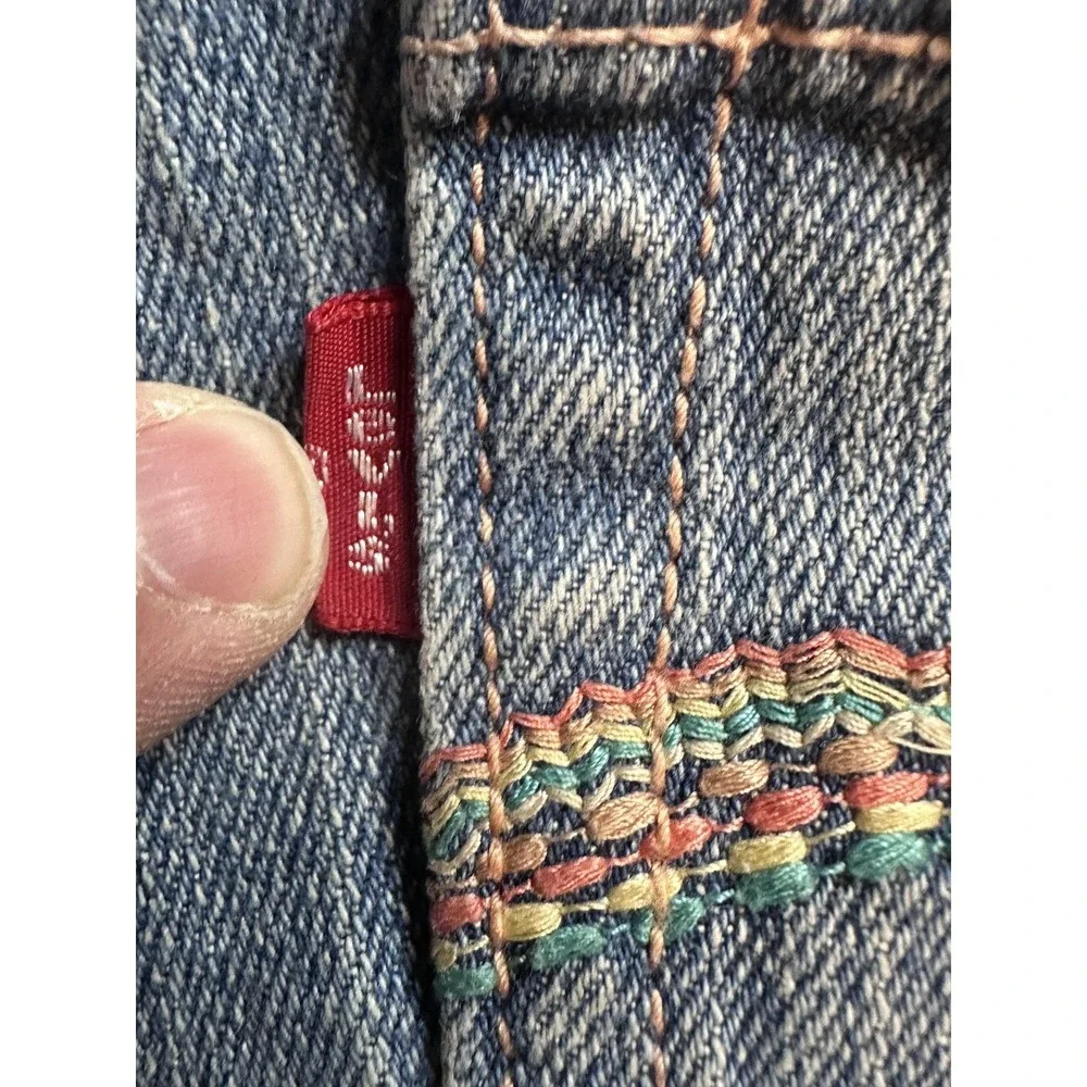 VTG Levi's 515 Capri Jeans‎ Womens 10 Blue Medium Wash Stretch Denim Embroidered